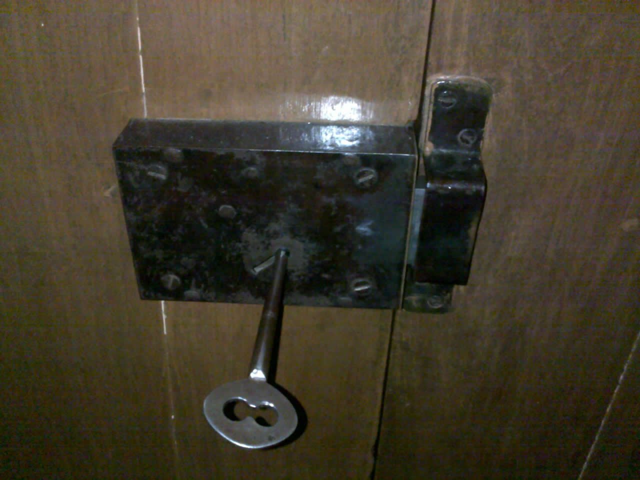An old style warded lock